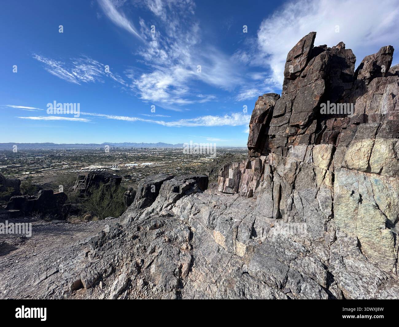 Vista dal sentiero escursionistico Piestewa a Phoenix, Arizona, durante la mattina d'inverno. Foto Stock