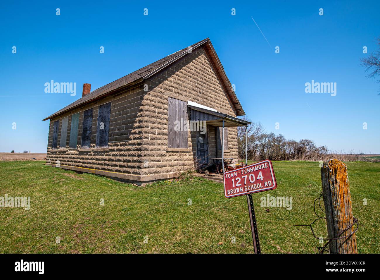 Old Brown School in Brown School Road vicino a Fennimore, Wisconsin, una scuola rurale intemprata che riflette il patrimonio culturale della contea di Grant all'inizio del XX secolo. Foto Stock