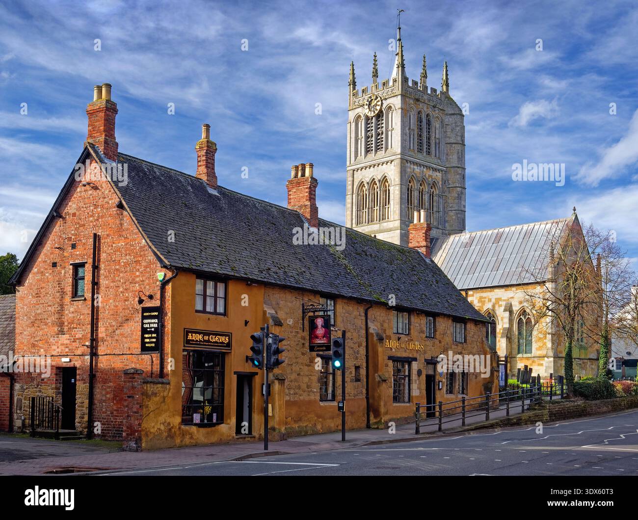 Regno Unito, Leicestershire, Melton Mowbray, Anna di Cleves e Chiesa parrocchiale di Santa Maria. Foto Stock