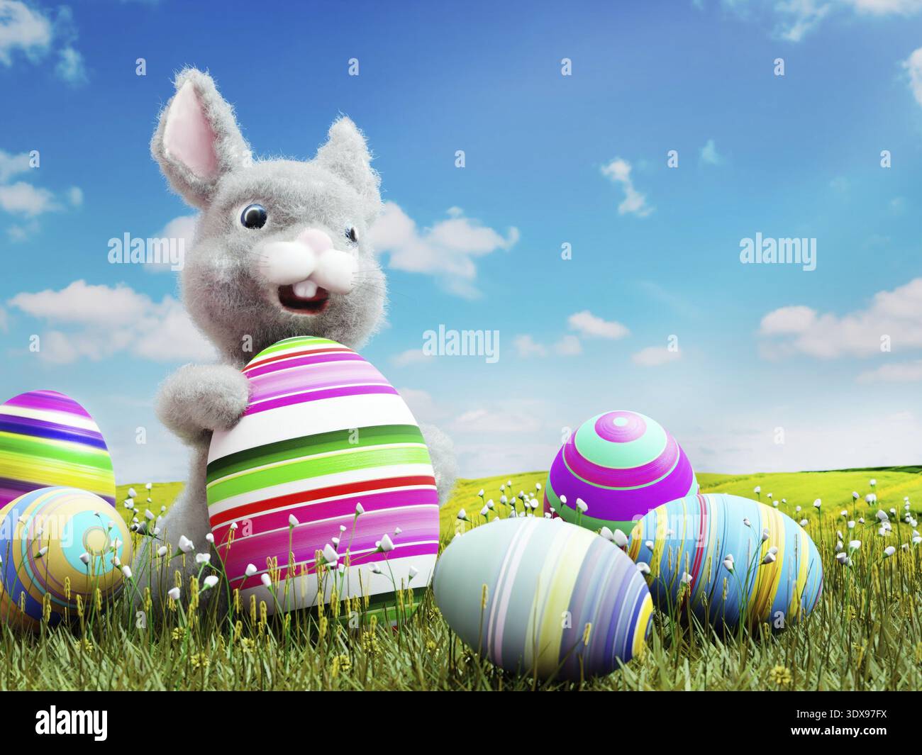 3D resa del coniglietto di Pasqua seduto nell'erba che tiene le uova dipinte sopra il cielo blu Foto Stock