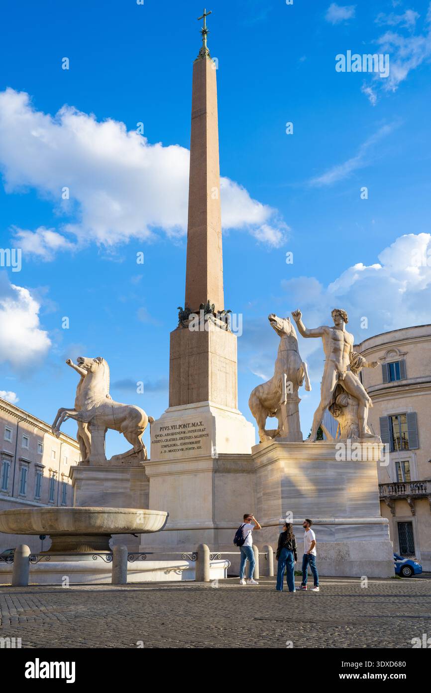 Roma Italia - 1 ottobre 2022: Fontana dei Dioscuri a Roma durante l'ora d'oro Foto Stock