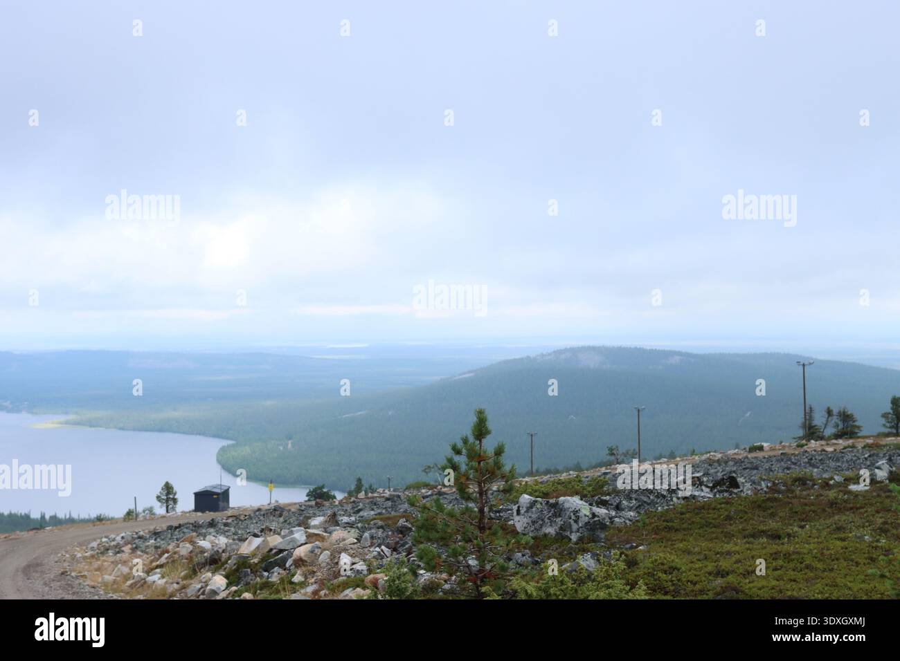 Cadde viewwautunno pyhäjärvi lapponia Finlandia Foto Stock