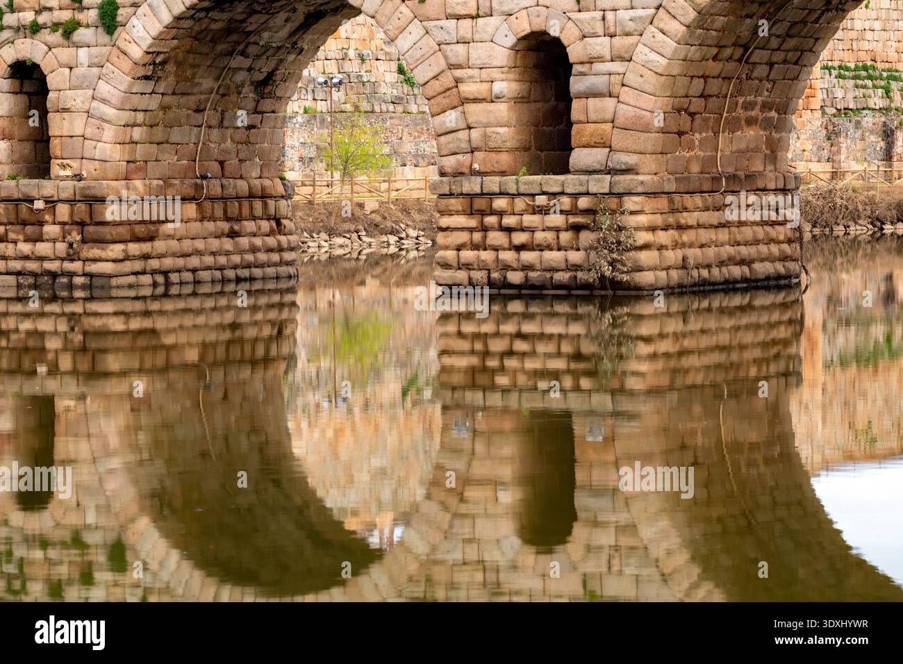 Dettaglio del ponte romano di Merida, Estremadura, Spagna, una città dichiarata patrimonio dell'umanità dall'UNESCO Foto Stock