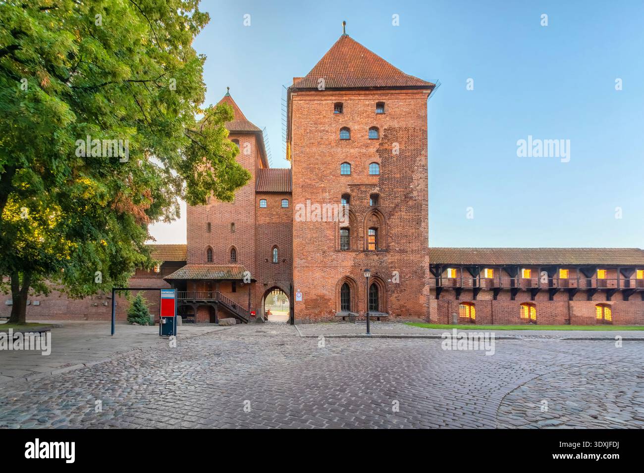 Brama Glowna (Snycerska) porta del ward inferiore nel castello di Malbork, Polonia Foto Stock