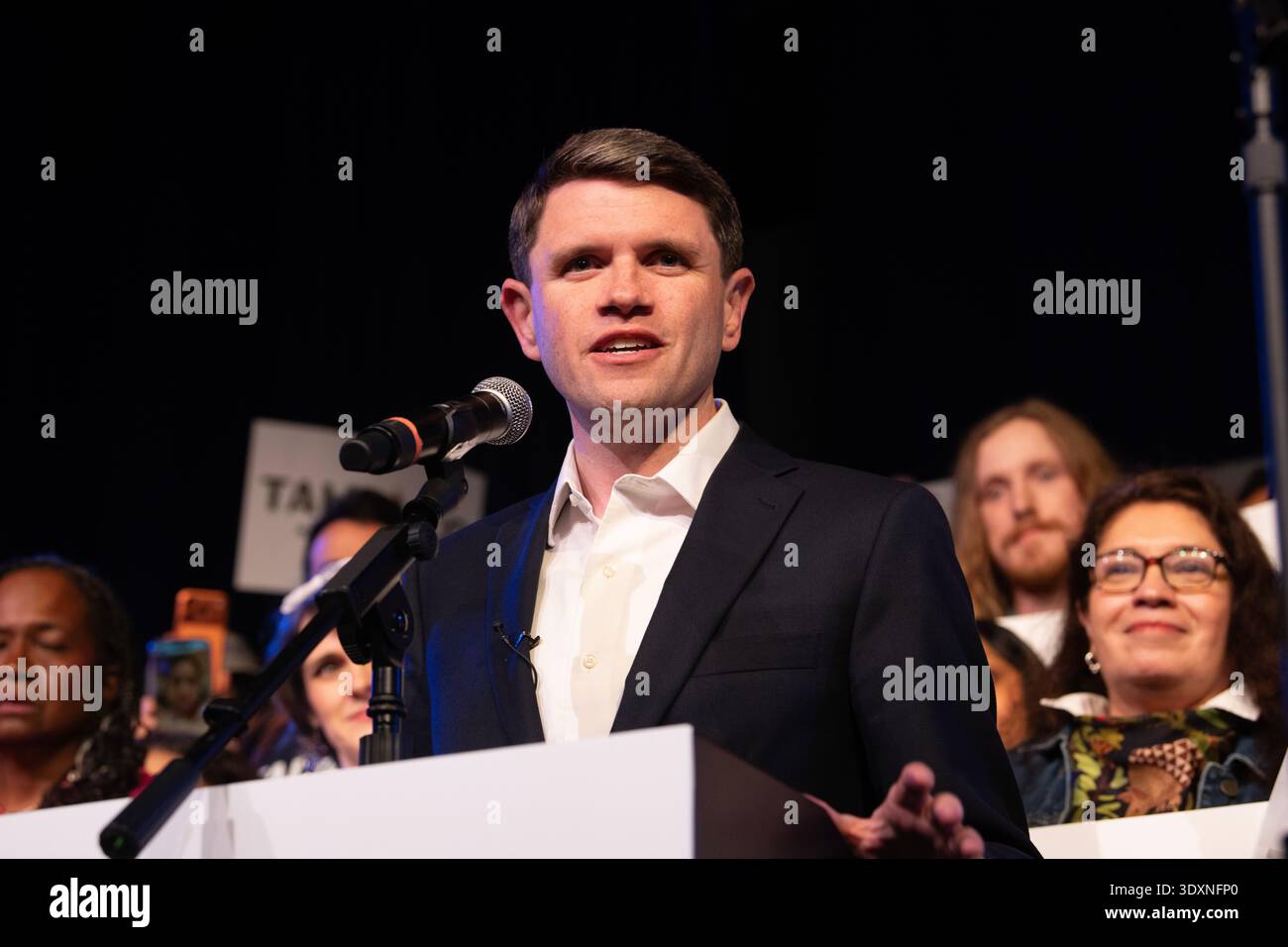 Il candidato al Senato degli Stati Uniti James Talarico ha parlato durante la sua festa di guardia notturna all'Emo's, Austin, Texas, 3 marzo 2026. (Foto di John Anderson) Foto Stock