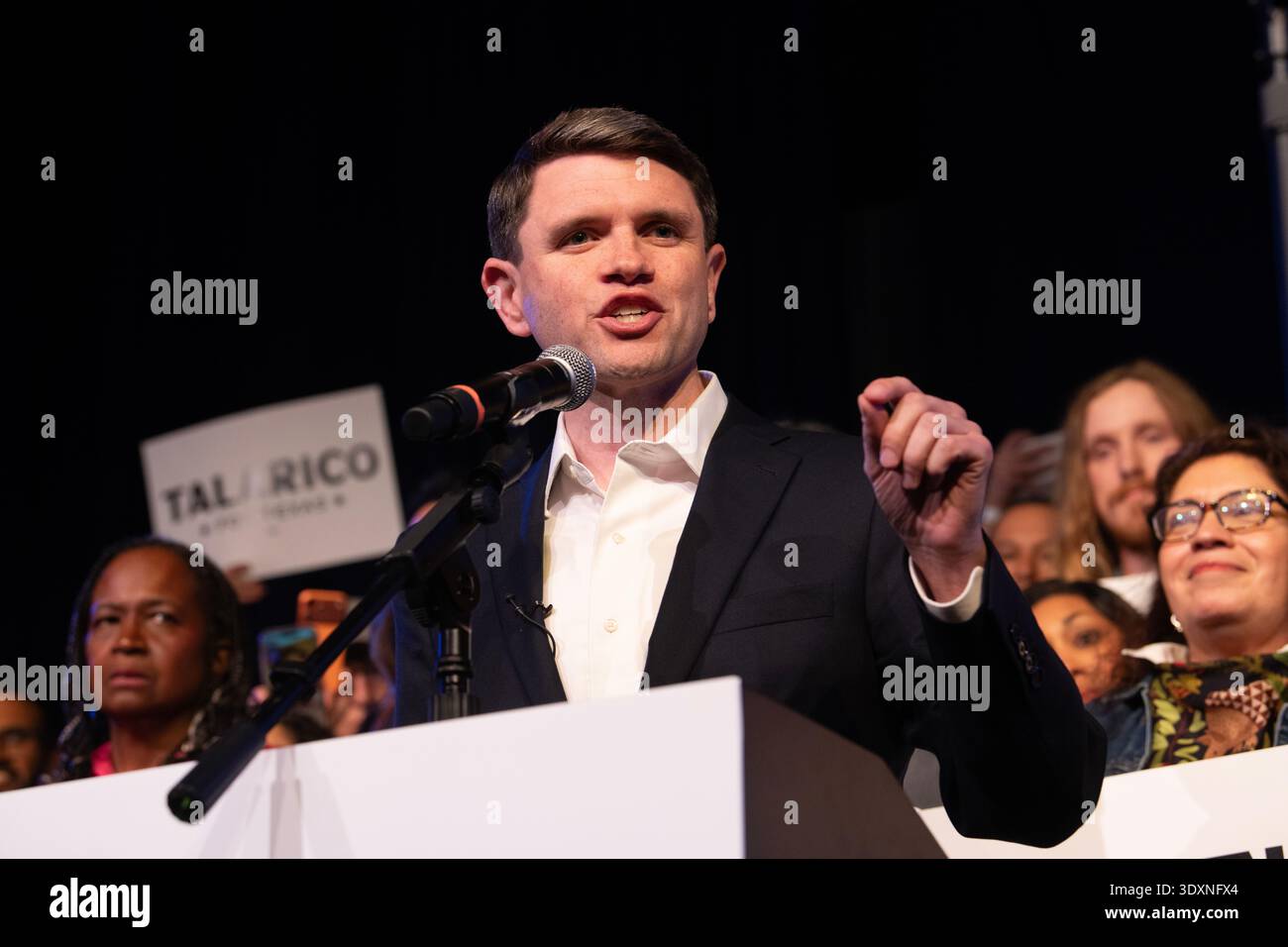 Il candidato al Senato degli Stati Uniti James Talarico ha parlato durante la sua festa di guardia notturna all'Emo's, Austin, Texas, 3 marzo 2026. (Foto di John Anderson) Foto Stock