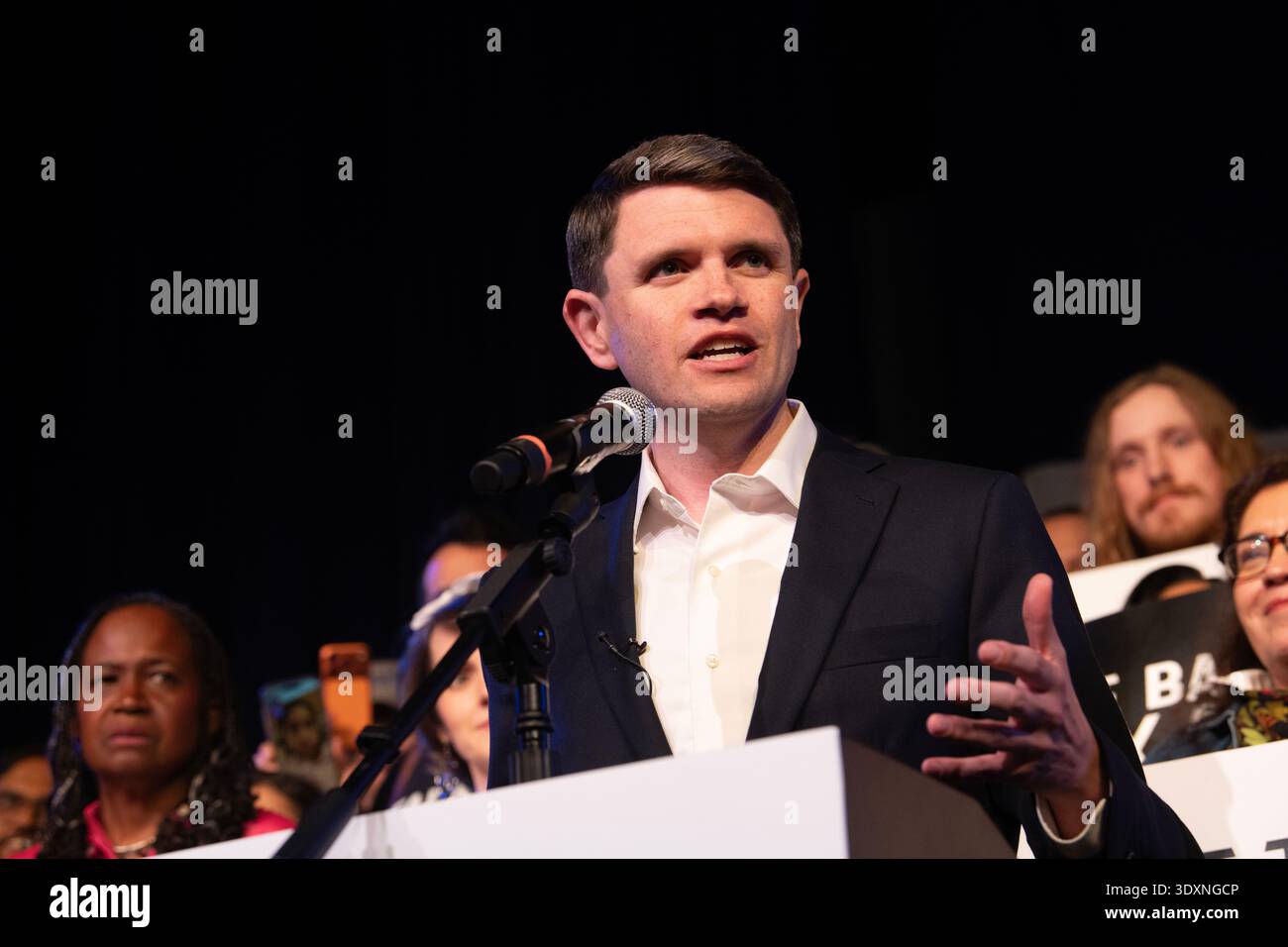 Il candidato al Senato degli Stati Uniti James Talarico ha parlato durante la sua festa di guardia notturna all'Emo's, Austin, Texas, 3 marzo 2026. (Foto di John Anderson) Foto Stock