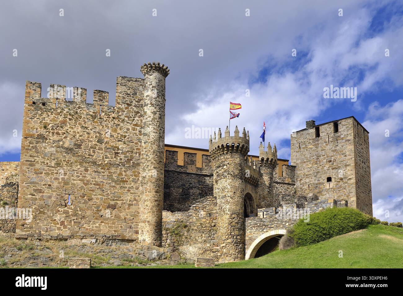 Castello Templare a Ponferrada (Castello de Ponferrada), Camino Frances, via spagnola di San Giacomo, Castilla y Leon, Spagna Foto Stock
