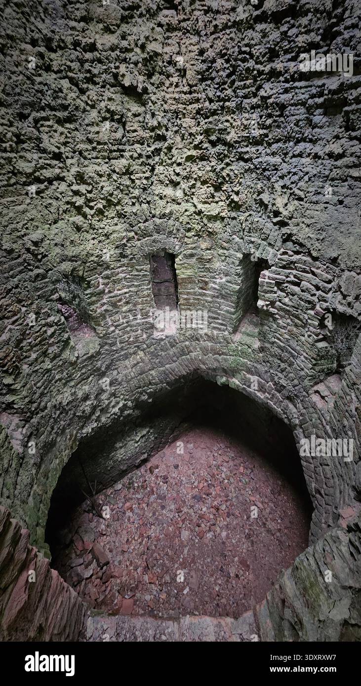 Le rovine di Toft Gate Lime Kiln vicino a Pateley Bridge, Yorkshire, Inghilterra. Foto Stock