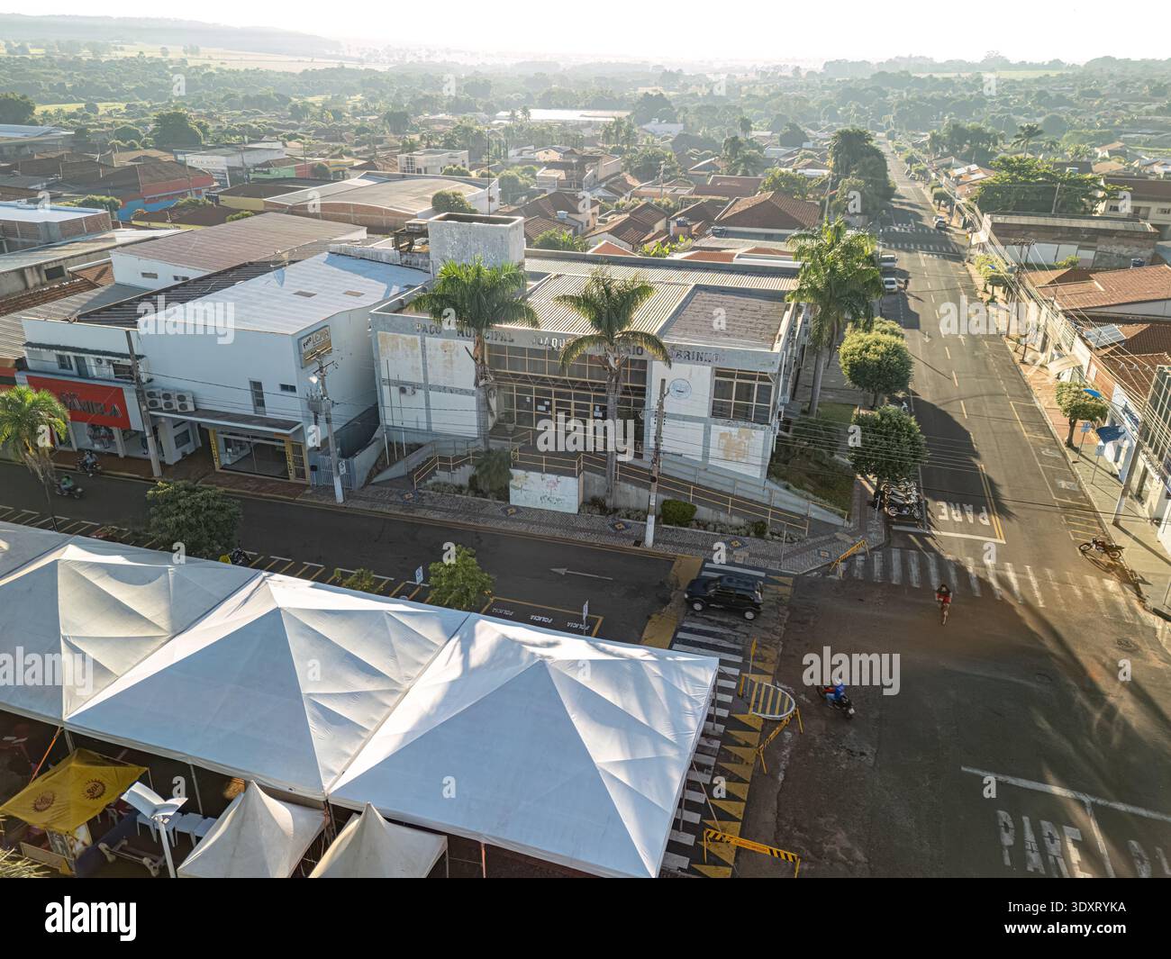 Cassilandia, Mato grosso do sul, Brasile - 04 05 2024. Vista aerea del municipio e delle strade circostanti vicino a São Jos Foto Stock