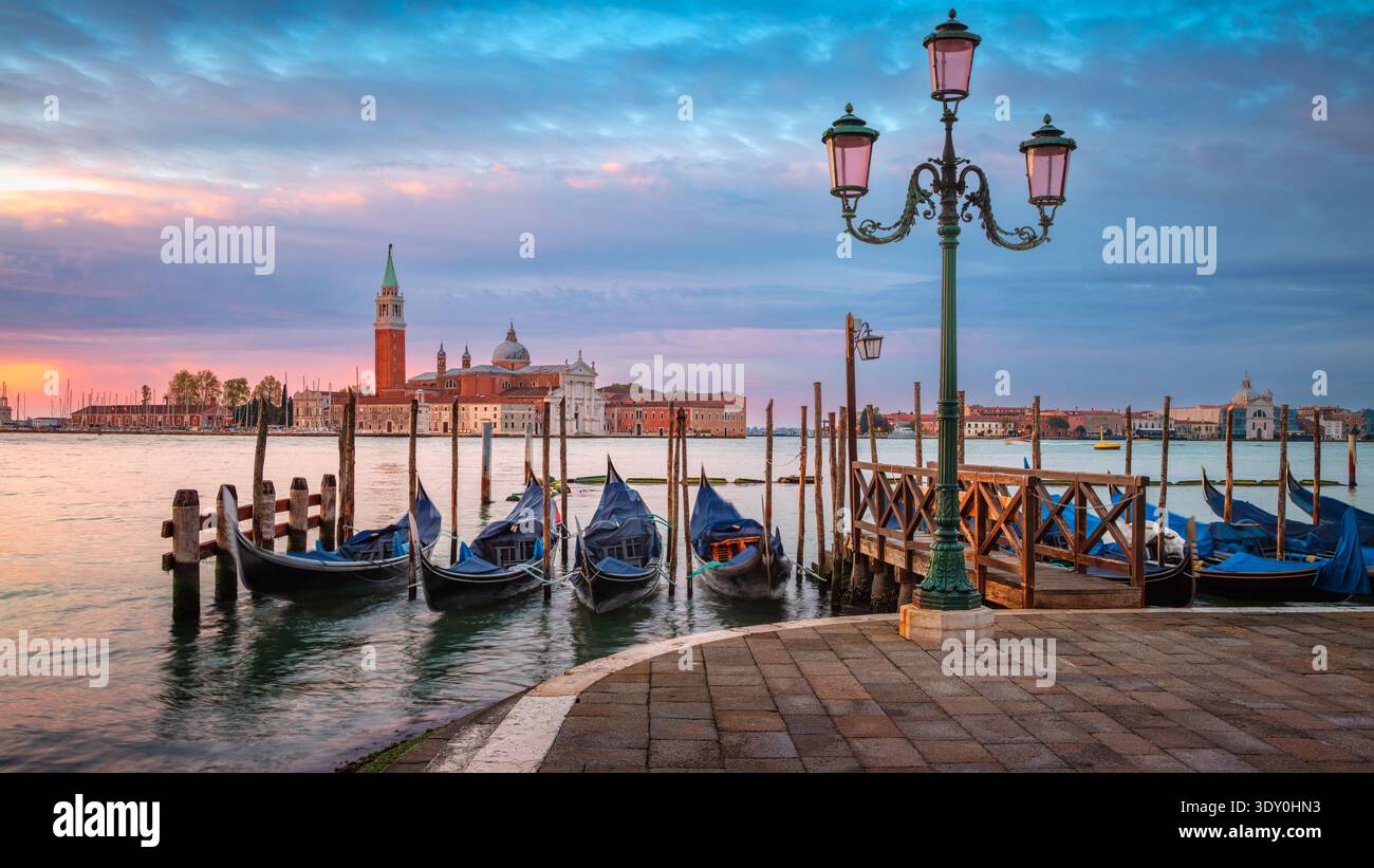 Venezia, Italia. Immagine panoramica di Venezia, Italia, alla splendida alba primaverile. Foto Stock