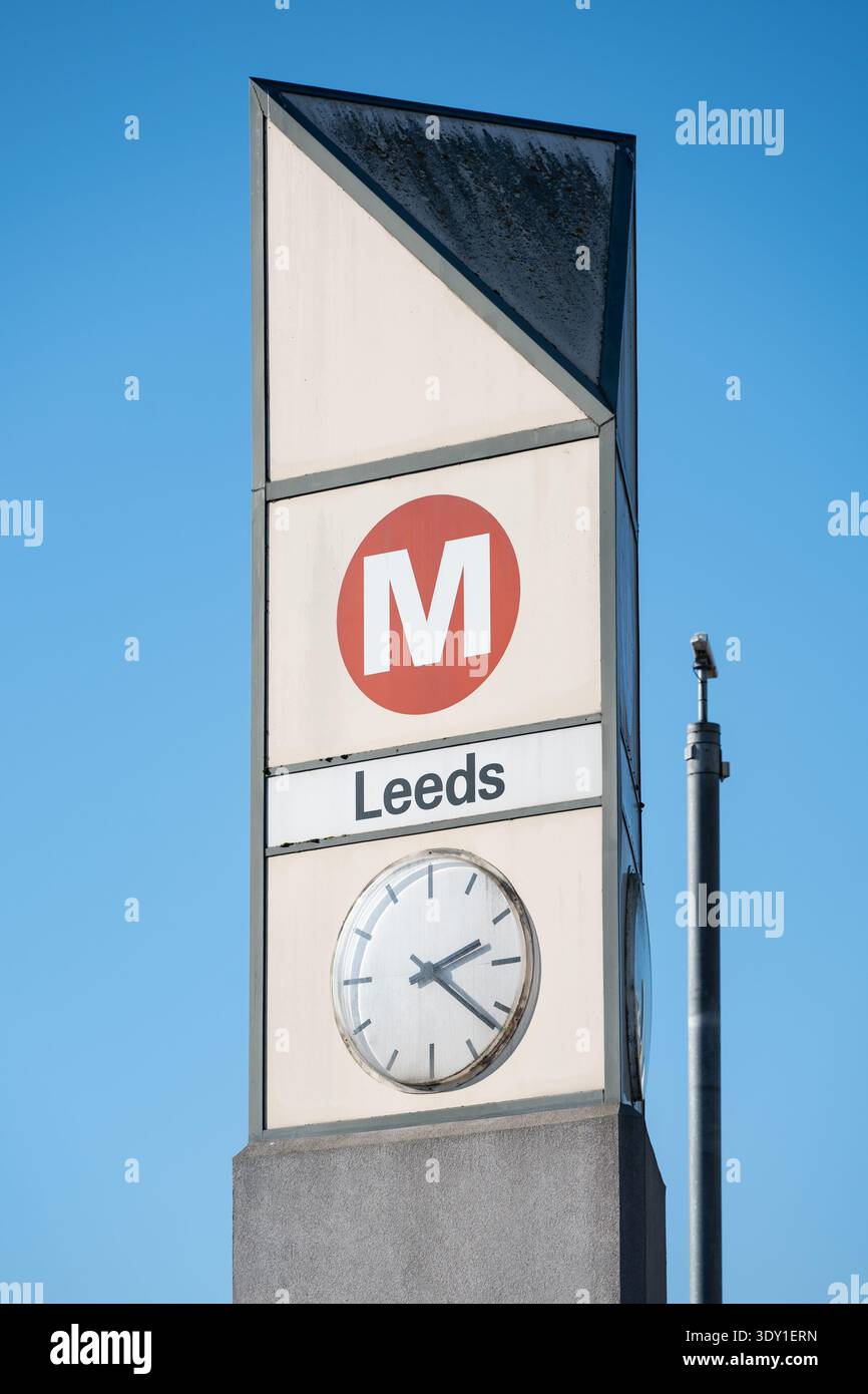 Torre dell'orologio della stazione degli autobus di Leeds Foto Stock