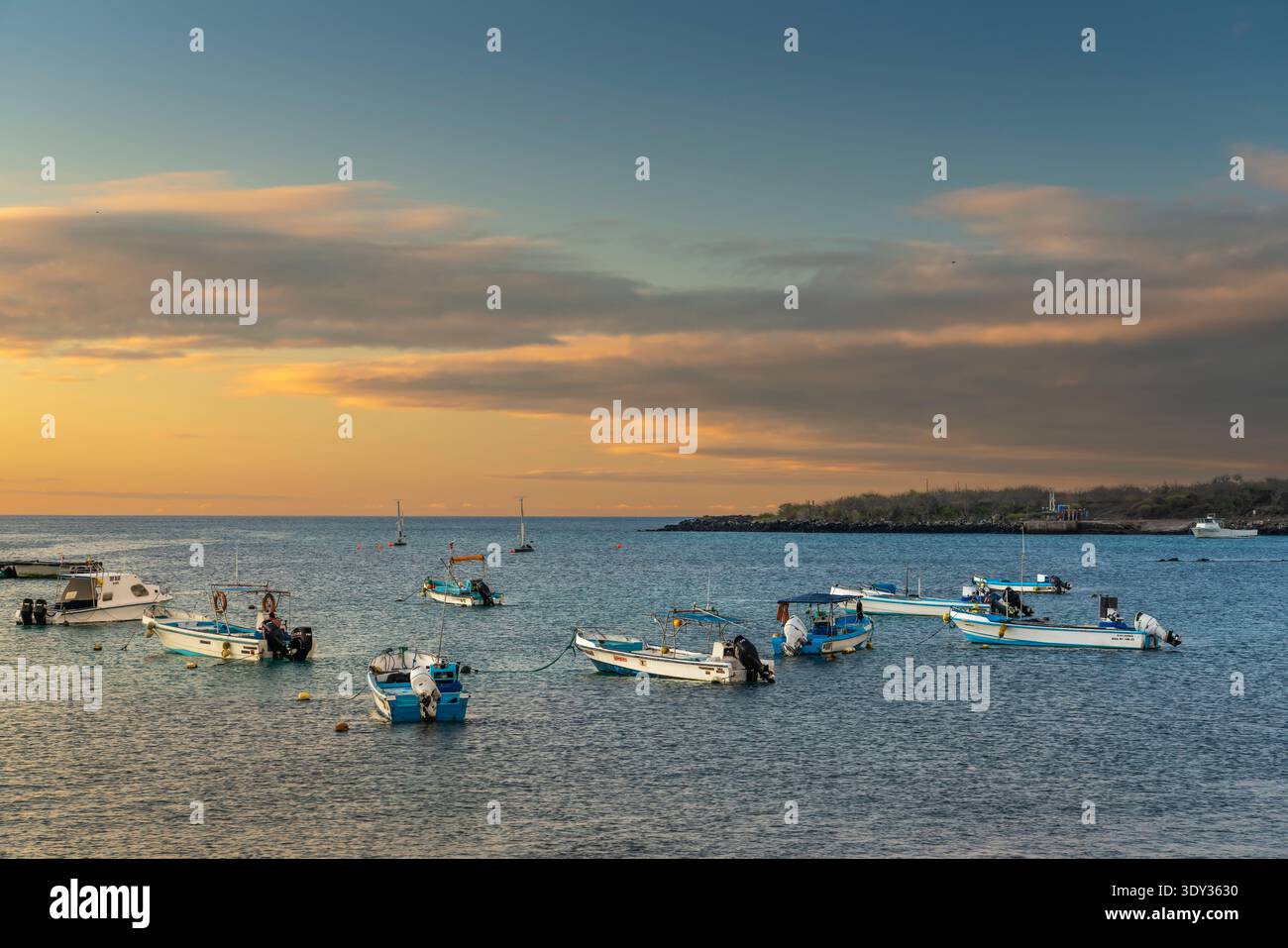 Città di Puerto Baquerizo Moreno, San Cristobal, Isole Galapagos, Ecuador, Sud America. Foto Stock