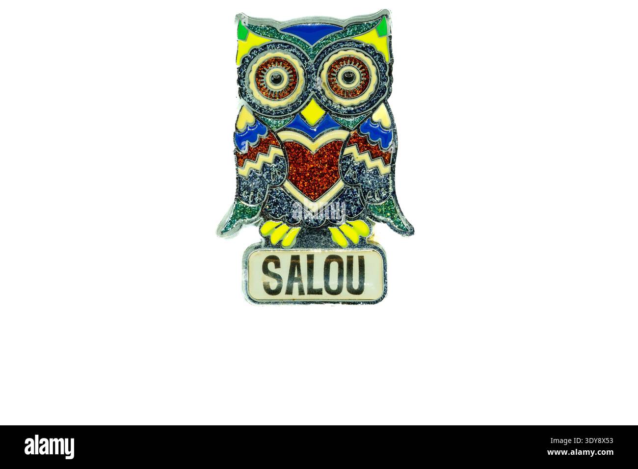 Magnete decorativo colorato con motivi intricati e glitter, parola "SALOU" sulla base, isolato su sfondo bianco. Foto Stock