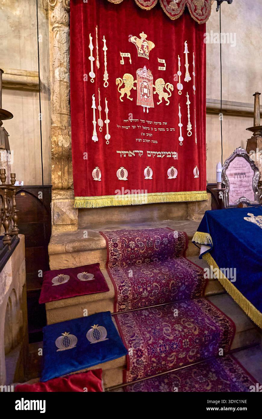 Visita alla nuova sinagoga vecchia di Praga, Repubblica Ceca Foto Stock