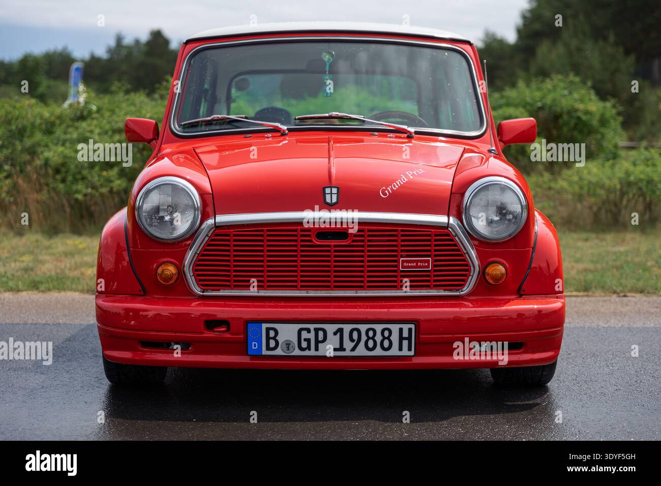 LINTHE, GERMANIA - 08 GIUGNO 2025: City car Mini (Classic), modificata, 1988–1990. Die Oldtimer Show. Foto Stock