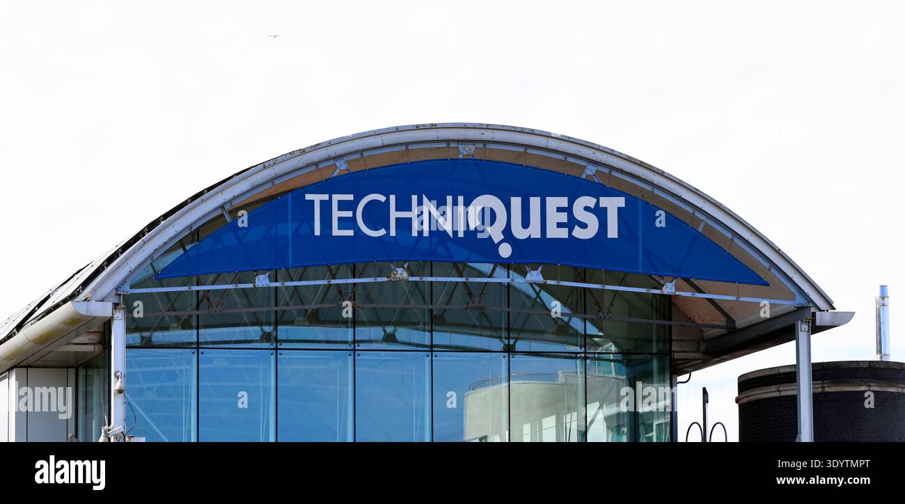 Segnaletica presso Techniquest Science and Technology Interactive Experience, Cardiff Bay, South Wales, Regno Unito Foto Stock