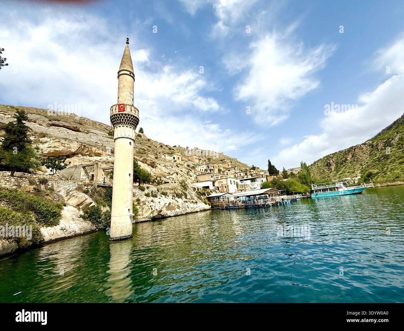 Halfeti,Anatolia,Asia,Backwater,struttura costruita,Anatolia Orientale,città di Gaziantep,Casa,insediamento umano,Lago,cultura mediorientale,Minareto,riflessione, Foto Stock