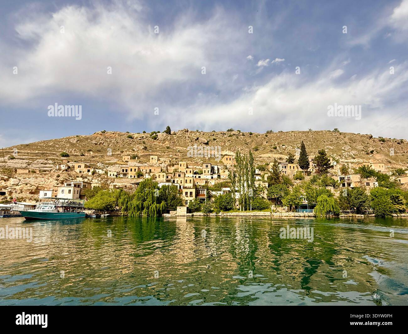 Halfeti,Anatolia,Asia,Backwater,struttura costruita,Anatolia Orientale,città di Gaziantep,Casa,insediamento umano,Lago,cultura mediorientale,Minareto,riflessione, Foto Stock