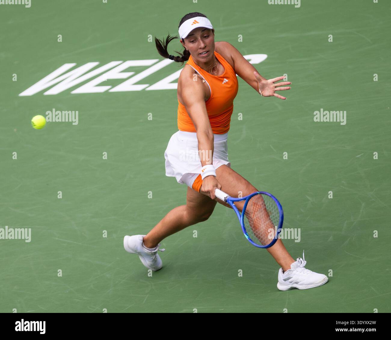 Indian Wells, California, Stati Uniti. 9 marzo 2026. Jessica Pegula (USA) in azione contro Jelena Ostapenko (LAT) durante il loro terzo turno al BNP Paribas Open il 9 marzo 2026, tenutosi all'Indian Wells Tennis Garden di Indian Wells, California. Crediti: csm/Alamy Live News crediti: Cal Sport Media/Alamy Live News Foto Stock