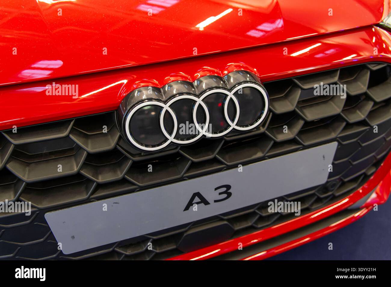 20.02.2026, Die Auto-Messe Münchner Auto Tage 2026 in München im Messegelände Riem. Staunen und Testen und Kaufen, Autohändler zeigen ihre neuesten Modelle. Hier am Messestand von AUDI, der Audi A3 20.02.2026, Reise- und Freizeitmesse f.r.e.e. in München 20.02.2026, Reise- und Freizeitmesse f.r.e.e. in München *** 20 02 2026 2026 2026 2026 fiera di viaggi e tempo libero a Monaco di Baviera Foto Stock