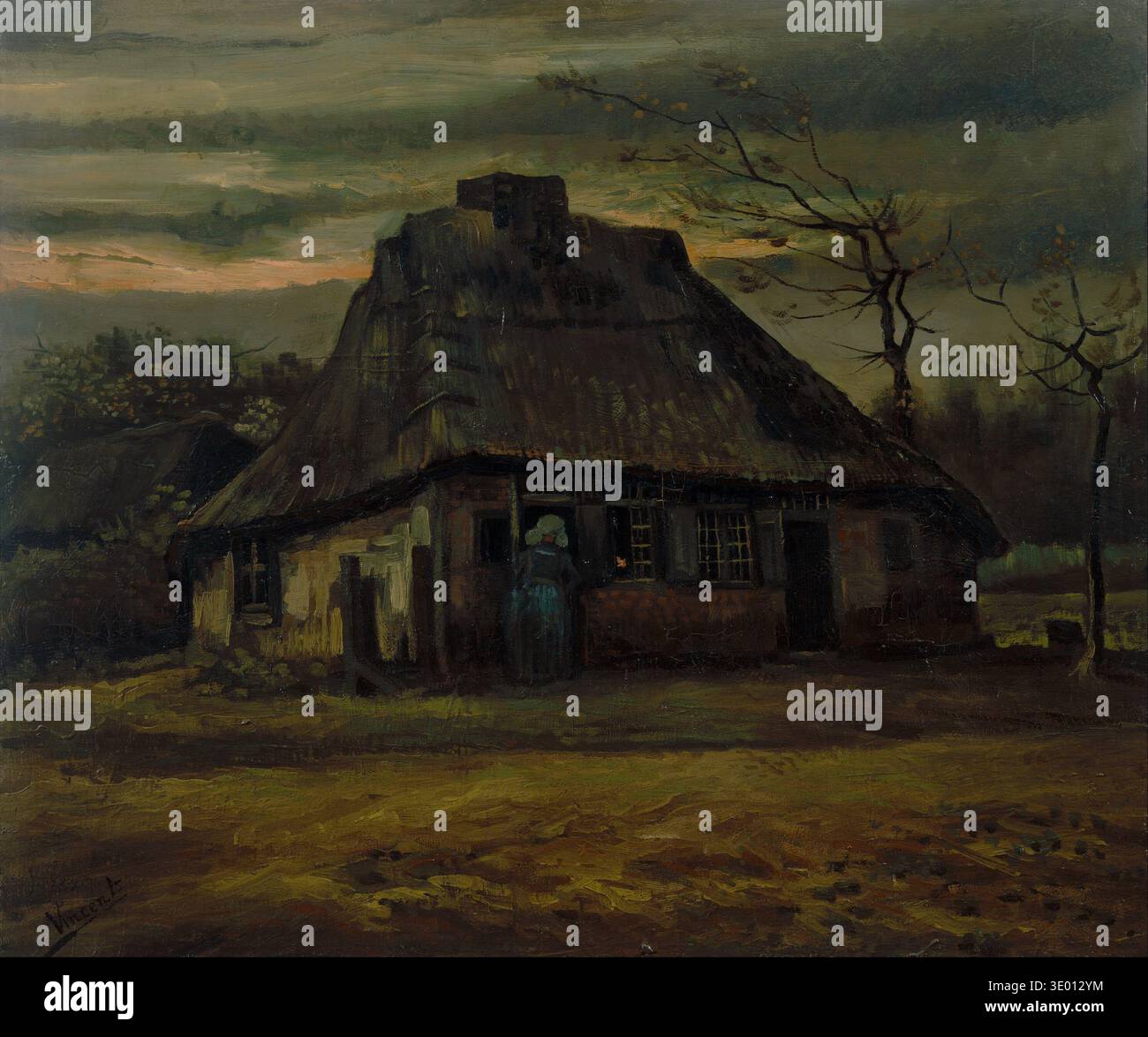 Questo accattivante dipinto ad olio intitolato "il cottage", creato da Vincent van Gogh nel 1880, raffigura un'umile dimora con tetto di paglia sotto un drammatico cielo nuvoloso. Una figura solitaria si trova vicino all'ingresso, suggerendo un senso di tranquilla introspezione o di vita quotidiana in un ambiente rurale, caratteristico dei primi lavori di Van Gogh. Foto Stock