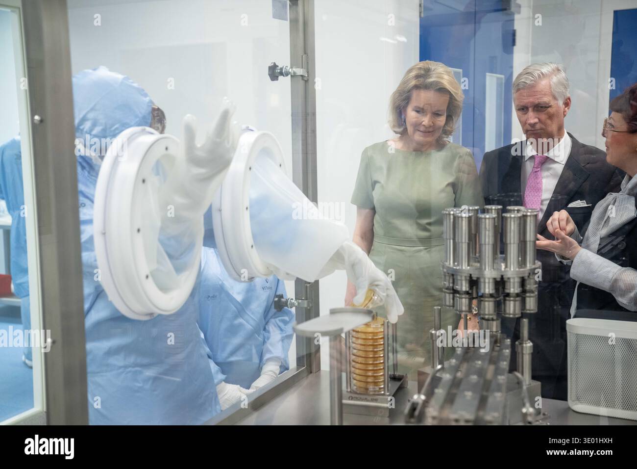 Niel, Belgio. 10 marzo 2026. Re Filippo - Filip del Belgio e la regina Matilde del Belgio sono ritratti durante una visita reale al Parco scientifico dell'Università di Anversa a Niel, martedì 10 marzo 2026. BELGA FOTO JONAS ROOSENS credito: Belga News Agency/Alamy Live News Foto Stock