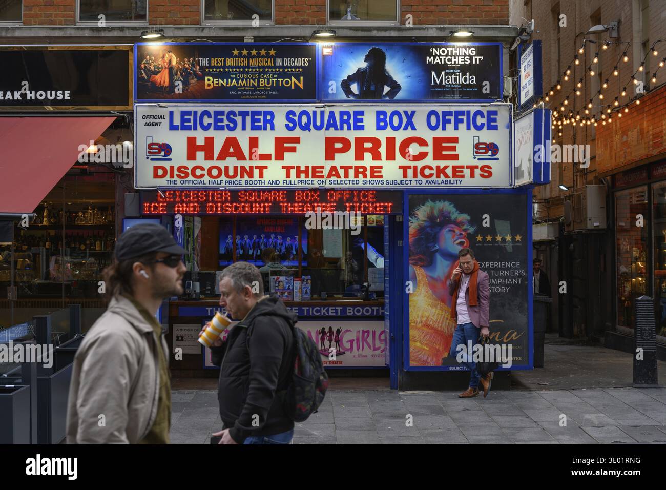 Londra, Regno Unito. 29 gennaio 2025. Biglietteria del teatro alla biglietteria di Leicester Square che vende biglietti per musical, spettacoli e concerti del West End, Londra, Regno Unito Foto Stock