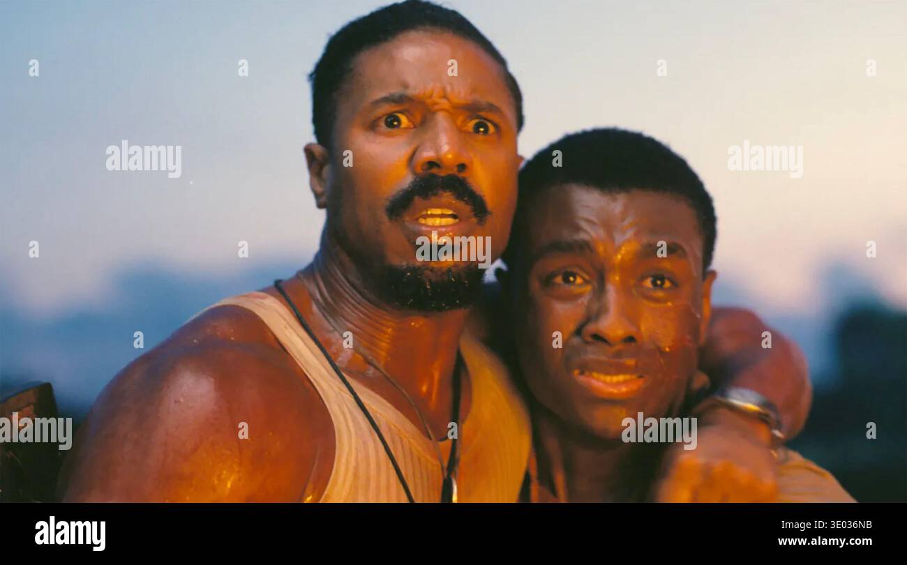 SINNERS 2025 Warner Bros Film con Michael B. Jordan a sinistra e Miles Caton Foto Stock