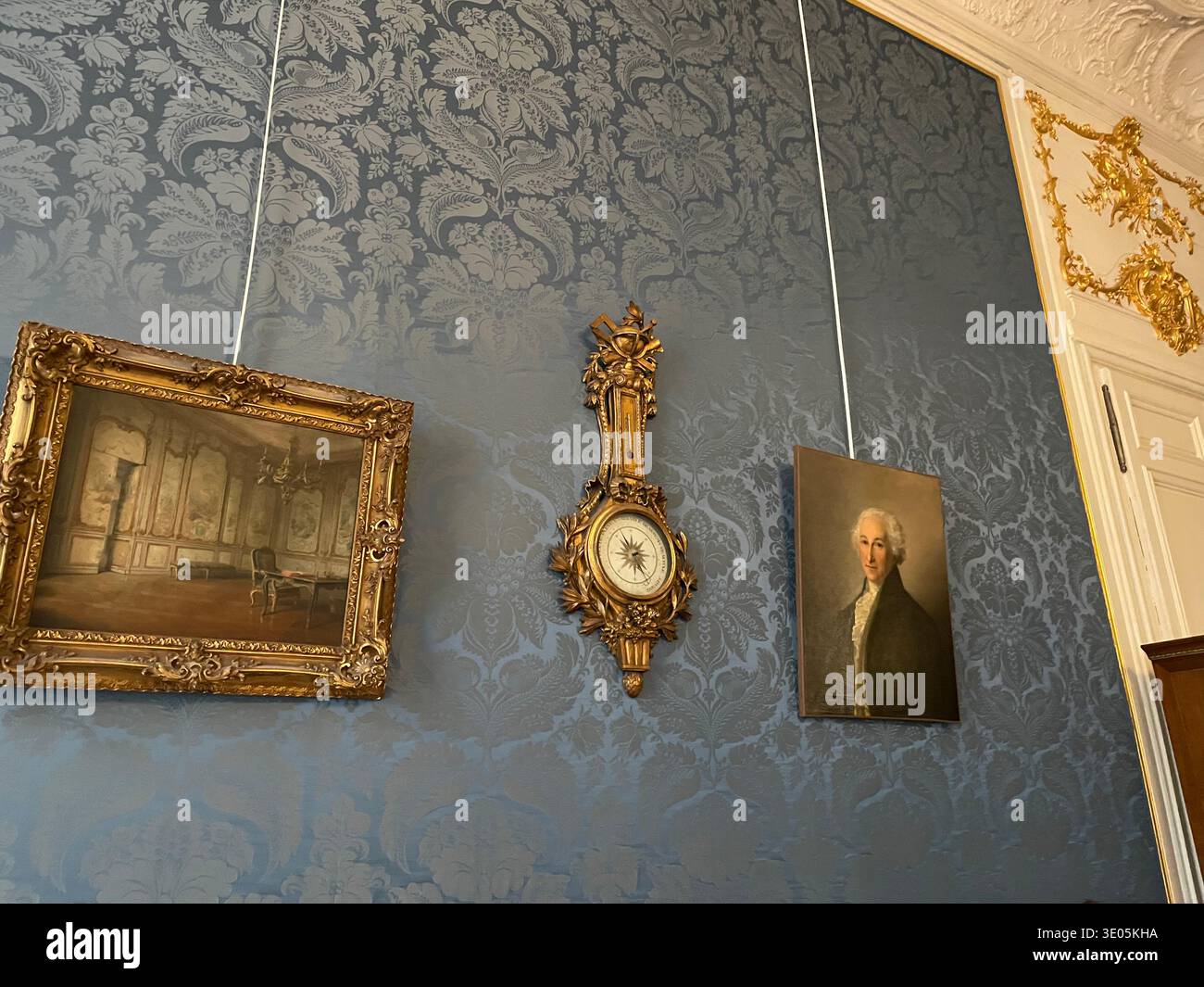 Parigi, Francia. Dettagli su "le Salon du Dais" all'interno dell'Hôtel de Soubise, sede dell'Archivio nazionale francese. - Immagine stock catturata con smartphone