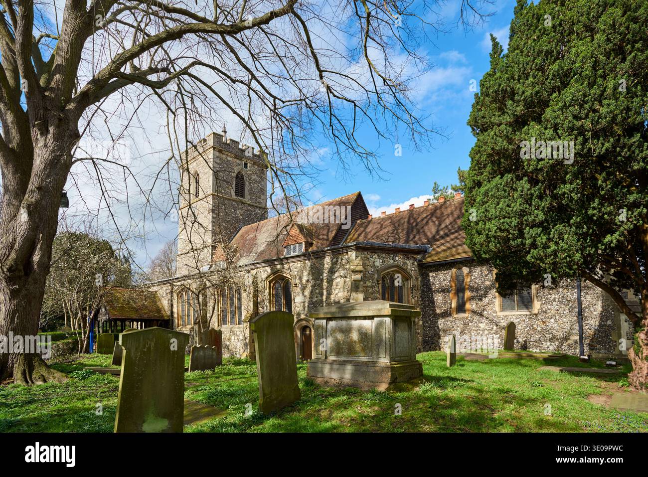 Chiesa e cimitero storico di St Mary, Hayes, London Borough of Hillingdon, Londra Regno Unito Foto Stock