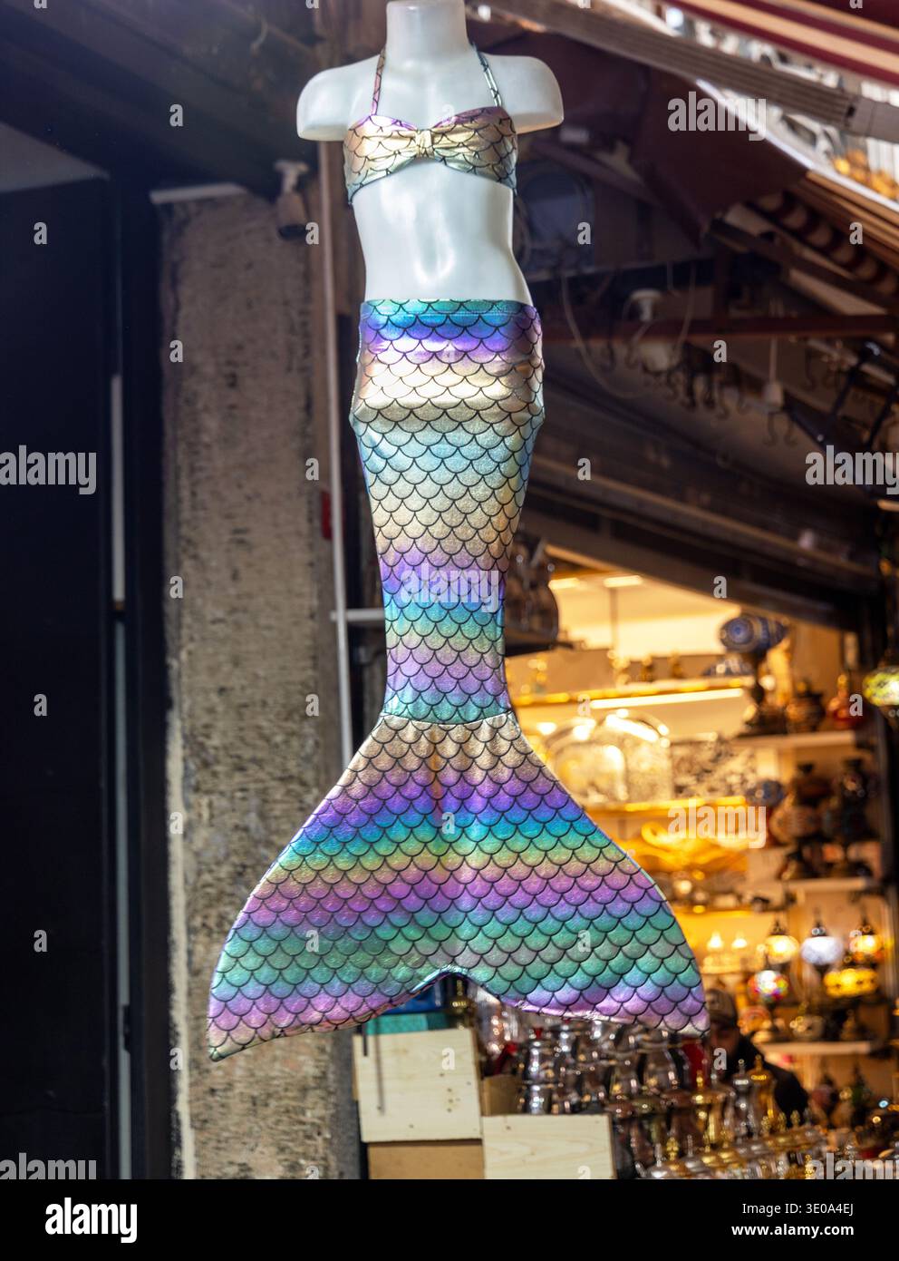 Gonna speciale con pinna di coda a sirena con paillettes in costume Cosplay Foto Stock