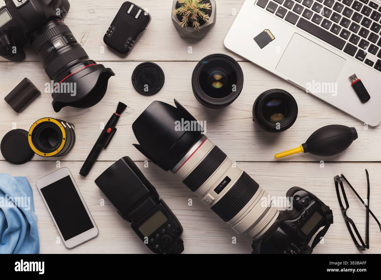 Attrezzature personali diverse per il fotografo Foto Stock