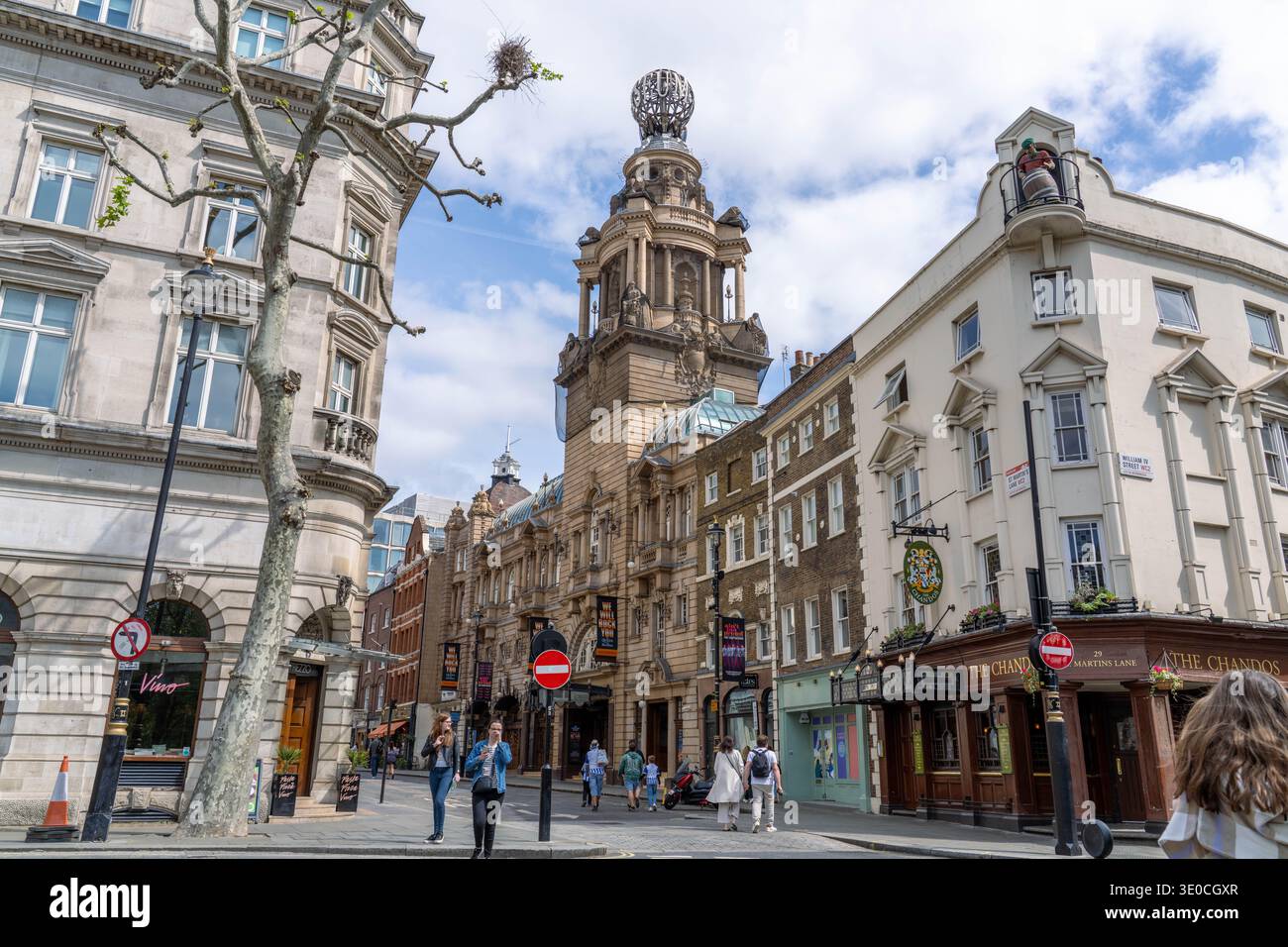 Londra Inghilterra - maggio 29 2023: The London Coliseum Performing Arts Center a Londra Regno Unito Foto Stock