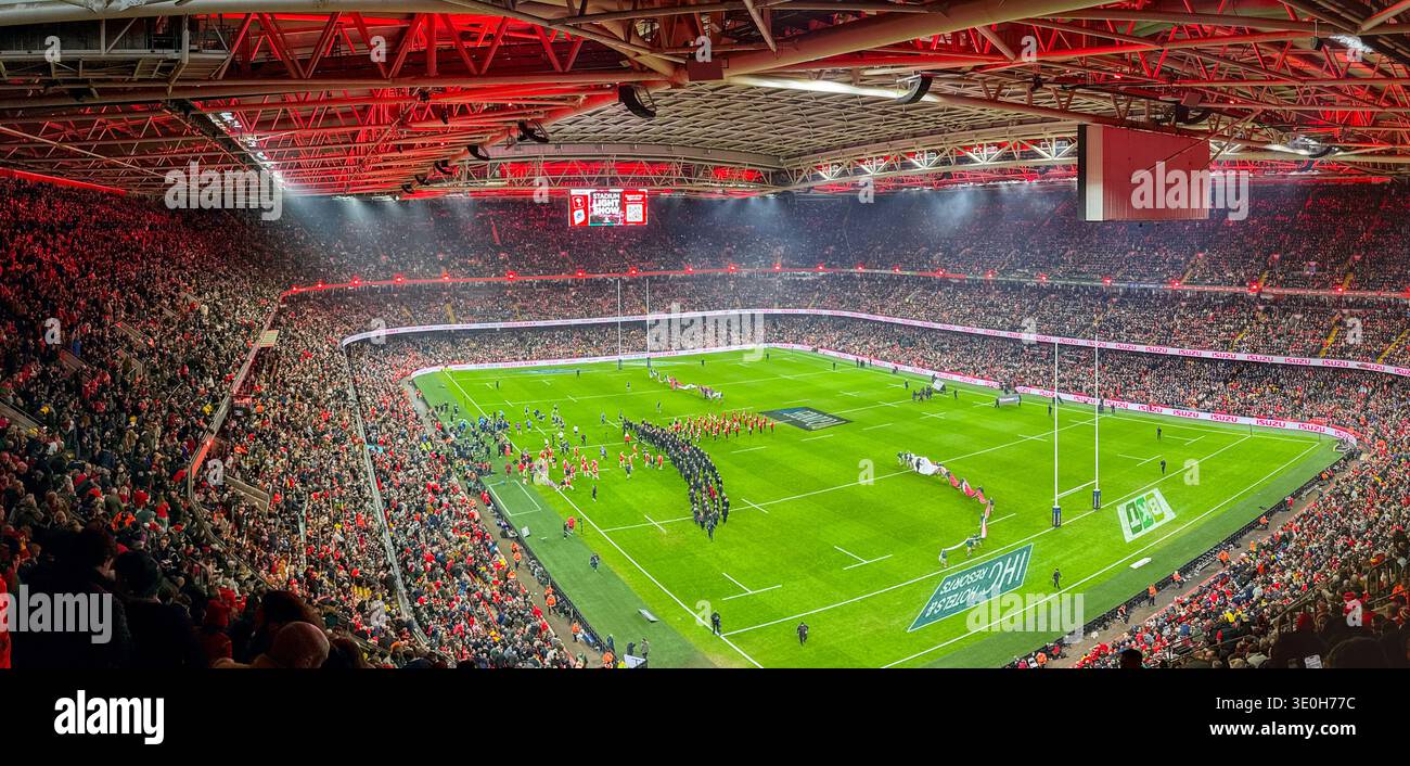 Cardiff, Galles, Regno Unito - 21 febbraio 2026: Vista panoramica della folla al Principality Stadium di Cardiff per assistere a una partita internazionale di rugby Foto Stock