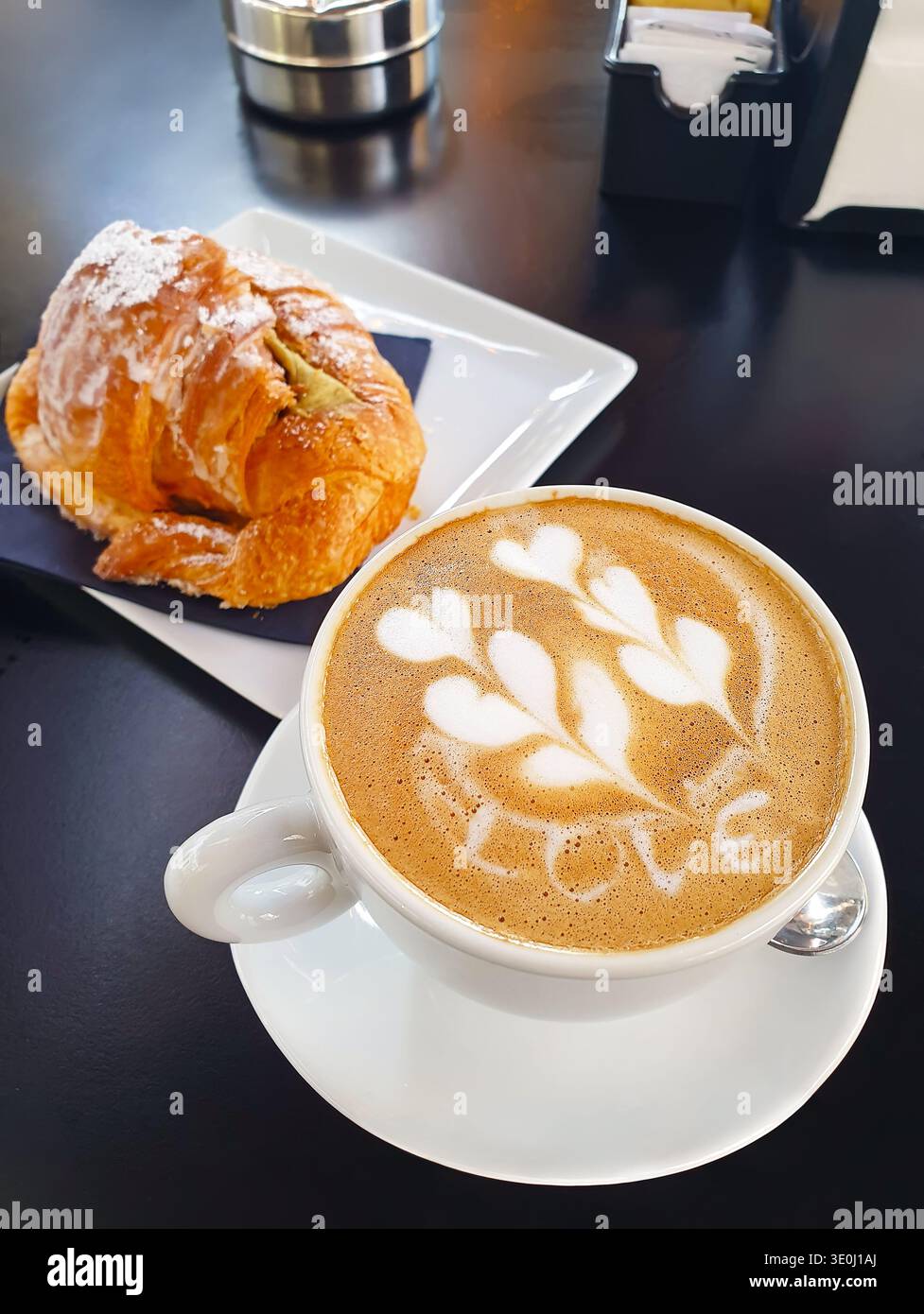 Tazza Da Caffè In Ceramica Con Piattino E Cucchiaino, 260 Ml, Motivo Pesce, Bianco, Lavabile In Lavastoviglie