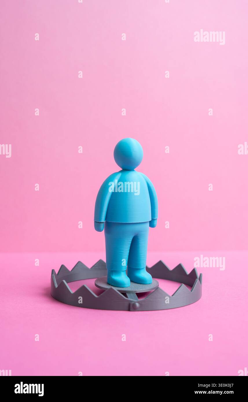 Figura umana blu al centro di una trappola. Situazione pericolosa chiudete la trappola. Uscire da una situazione difficile. Rischi di incontri e comunicazioni online Foto Stock