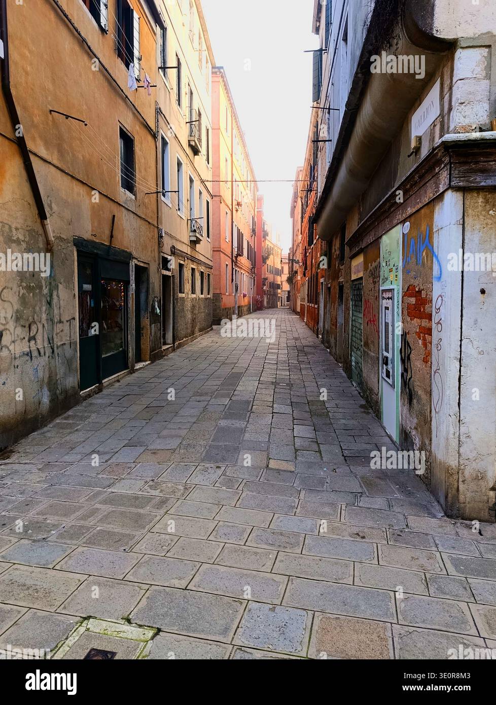 Vista di Gallion Street a Venezia. 29 dicembre 2025 Venezia, Veneto, Italia Foto Stock