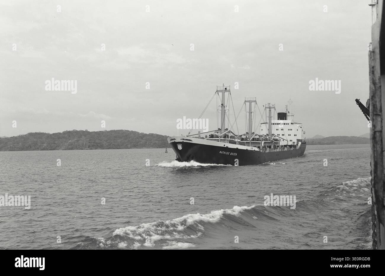 Fotografia d'epoca. Nave cargo tedesca sul lago Gatun Panama. Foto Stock