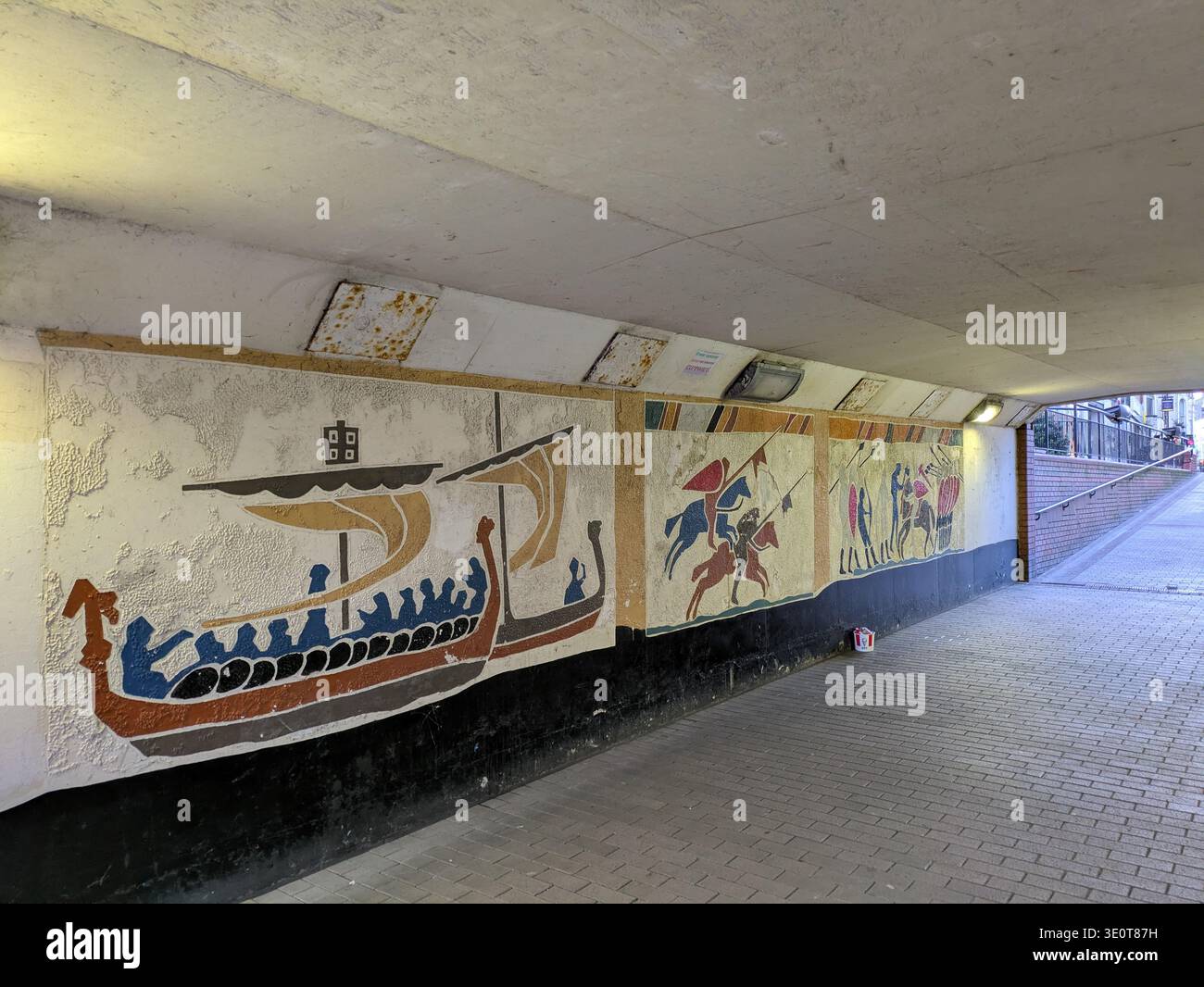 Murale della battaglia di Hastings a Hastings, nell'East Sussex - Immagine stock catturata con smartphone