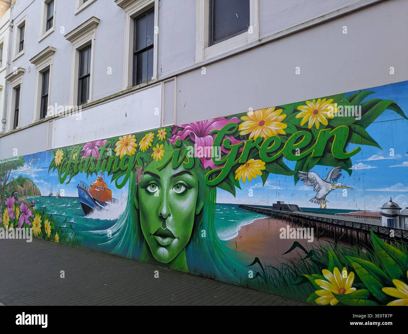 Hastings è un murale verde nel centro di Hastings, East Sussex Foto Stock