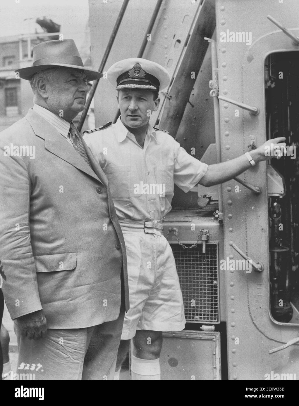 Sir Josiah Francis - Ministro della Marina militare - 1954, 1 gennaio 1955. Foto Stock