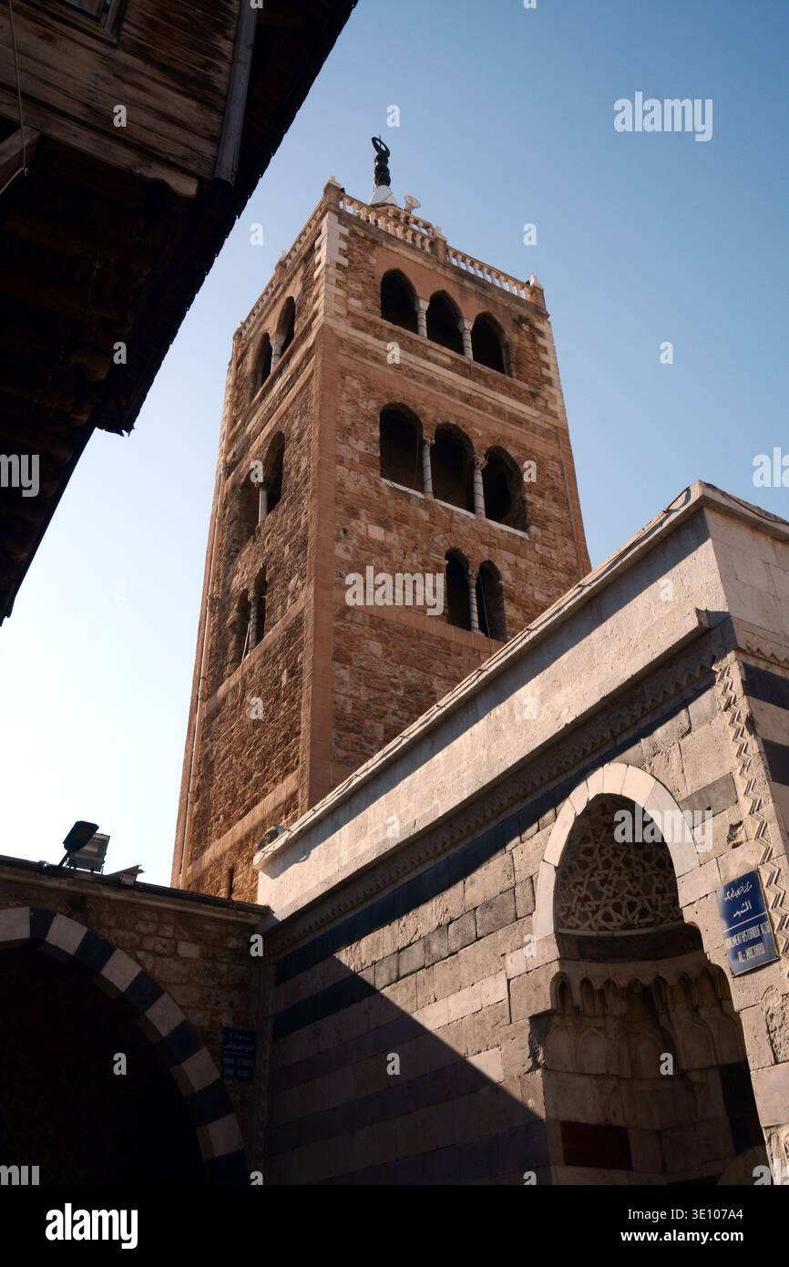 Il minareto lombardo dell'era mamelucca della grande Moschea Mansuri nel centro di Tripoli, Libano. Foto Stock