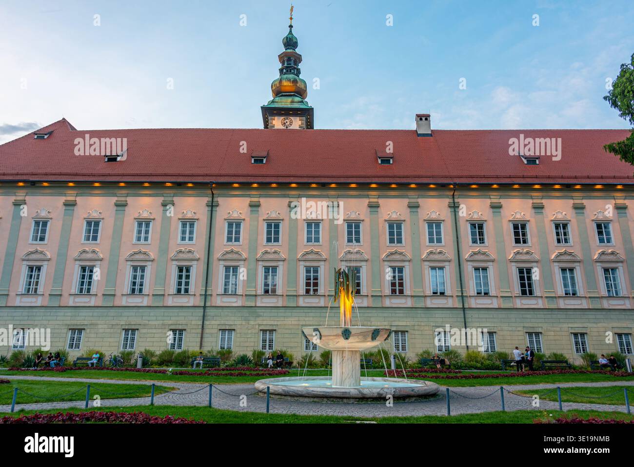 Klagenfurt, Austria, 20 agosto 2025: Vista del tramonto di Landhaus a Klagenfurt, Austria. IMMAGINE Foto Stock