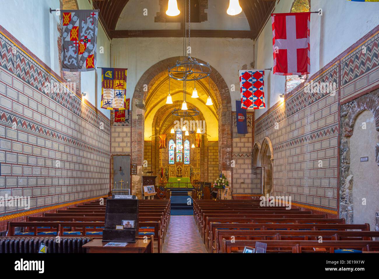 Dover, Inghilterra, 12 luglio 2025: Interno di St Mary in Castro Church presso il castello di dover in Inghilterra. IMMAGINE Foto Stock