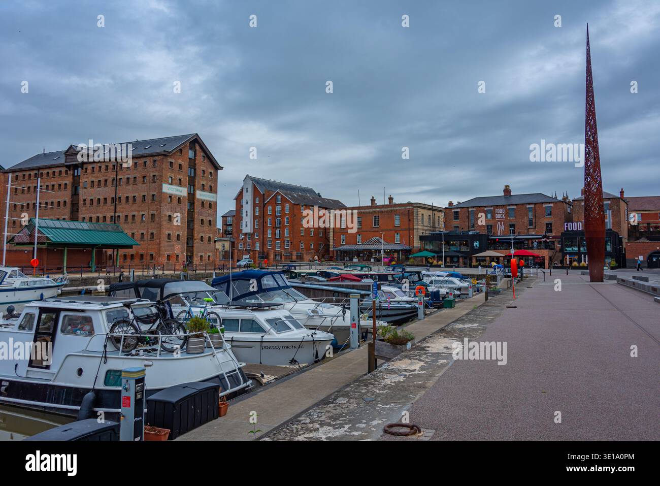 Gloucester, Inghilterra, 23 luglio 2025: Giorno estivo al molo di Gloucester in Inghilterra.IMAGE Foto Stock