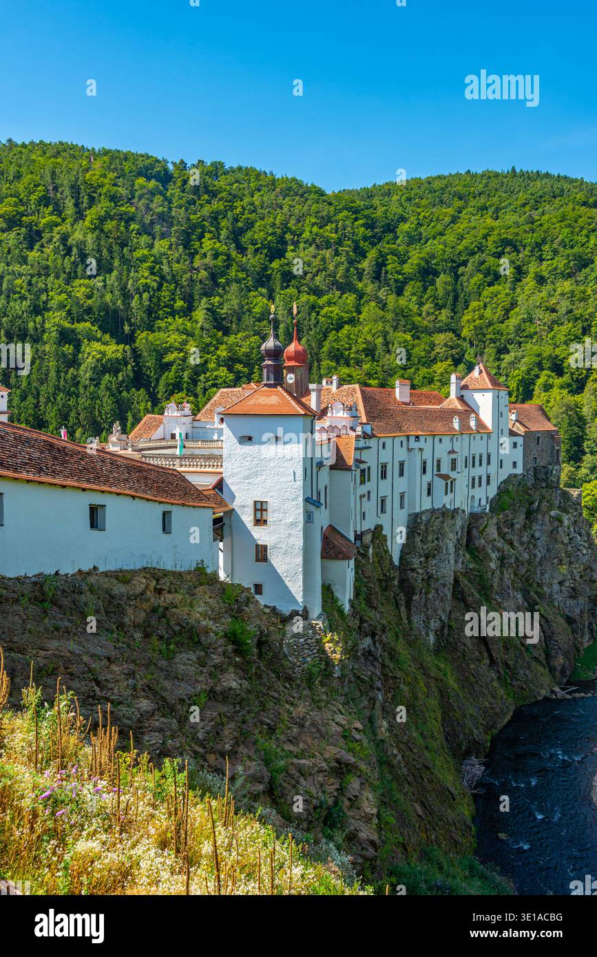 Giorno d'estate al palazzo Herberstein in Austria. IMMAGINE Foto Stock