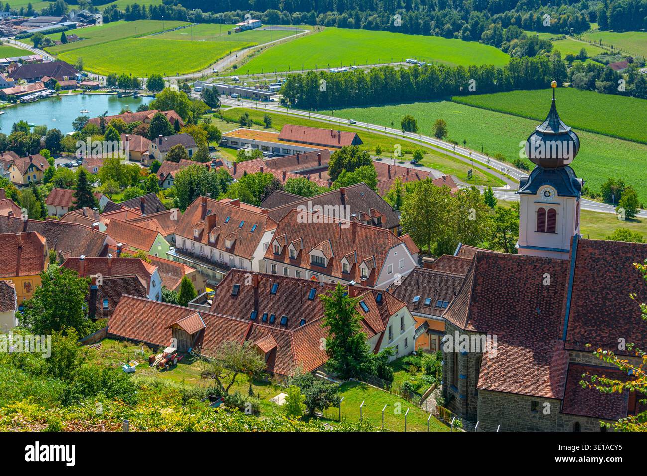 Vista panoramica del villaggio di Riegersburg in Austria. IMMAGINE Foto Stock