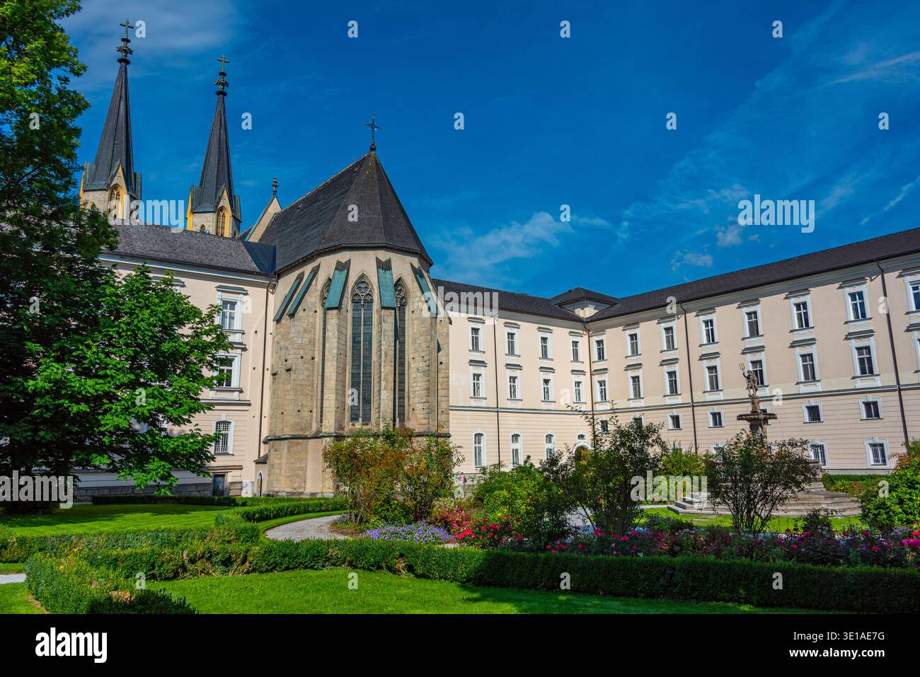 Giorno estivo all'abbazia di Admont in Austria. IMMAGINE Foto Stock