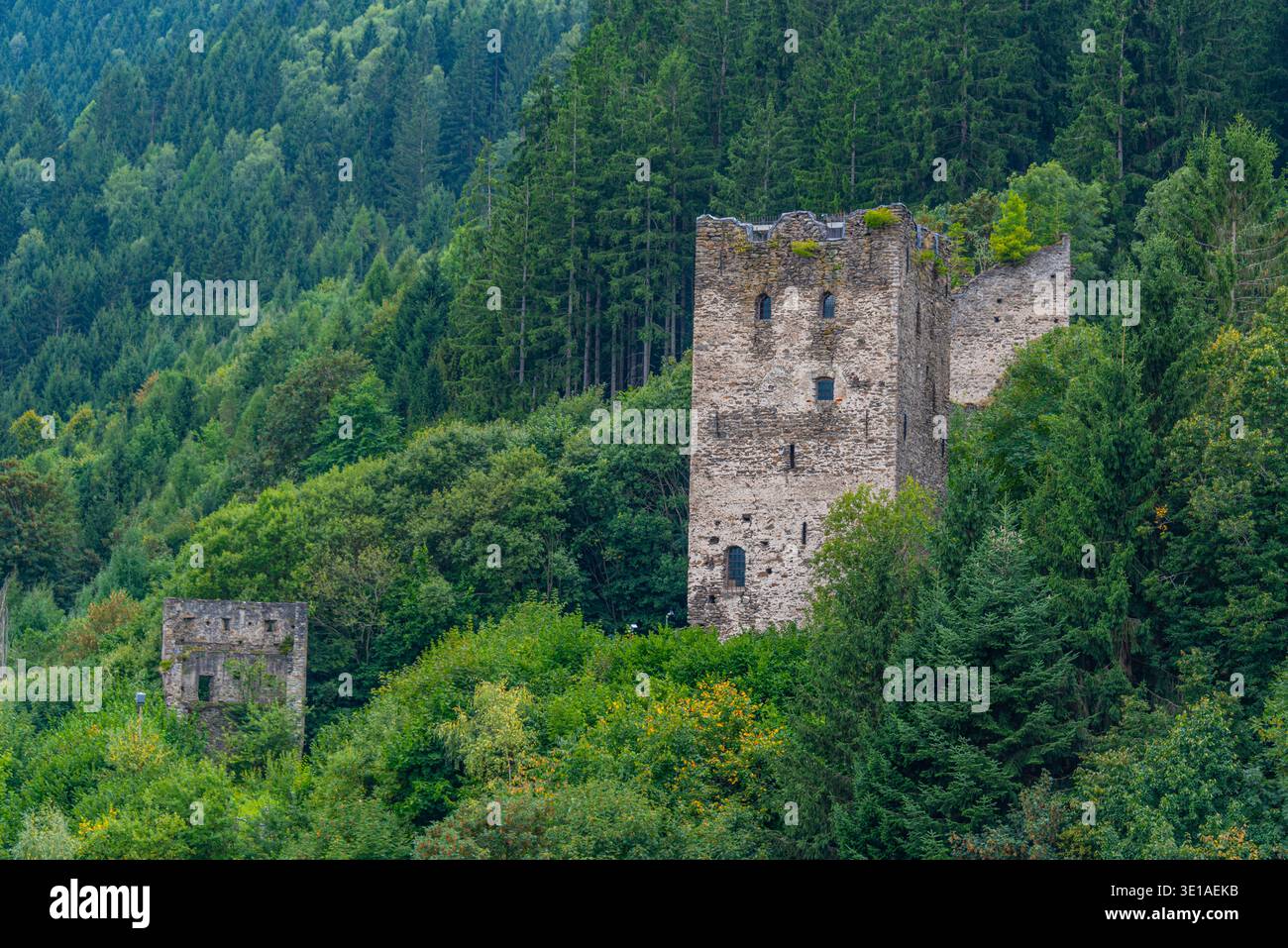 Rovina della torre rossa a Friesach in Austria. IMMAGINE Foto Stock